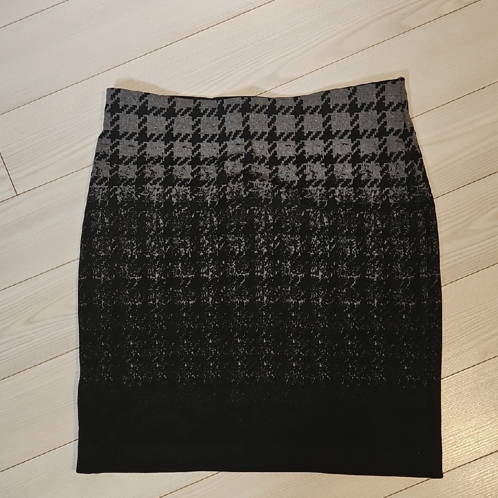 Stretchy Short Skirt Large Gray And Black Houndstooth NWOT